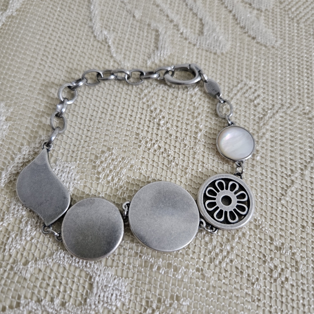 Vintage Fossil Silver Tone & Crystal Butterfly Round Design Bracelet - Picture 2 of 4